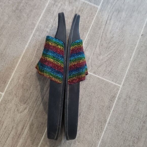 PRIDE Rainbow Sandals Mad Love Target - Picture 5 of 6